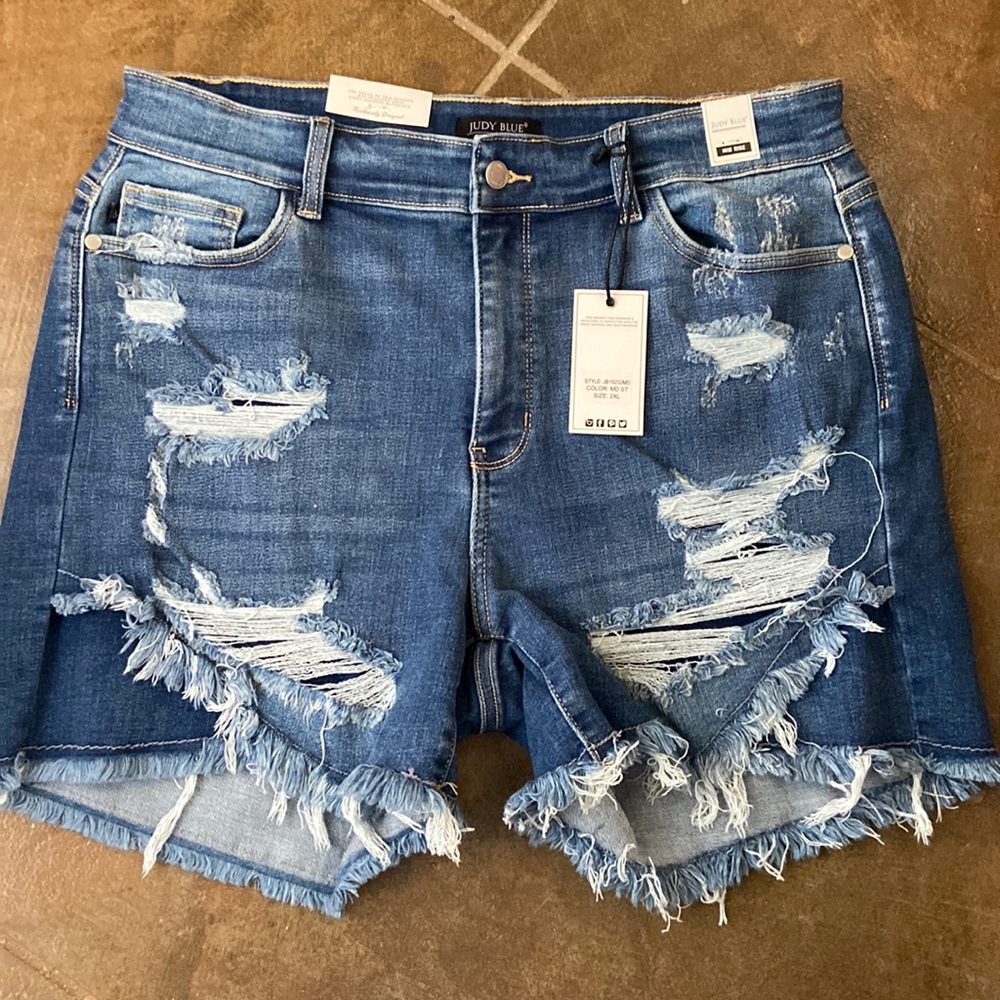 Judy Blue Mid Rise size 2XL denim shorts NWT